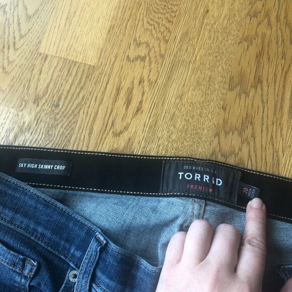 Torrid Sky High Skinny Crop Jeans Distressed Size 20 - Picture 4 of 14